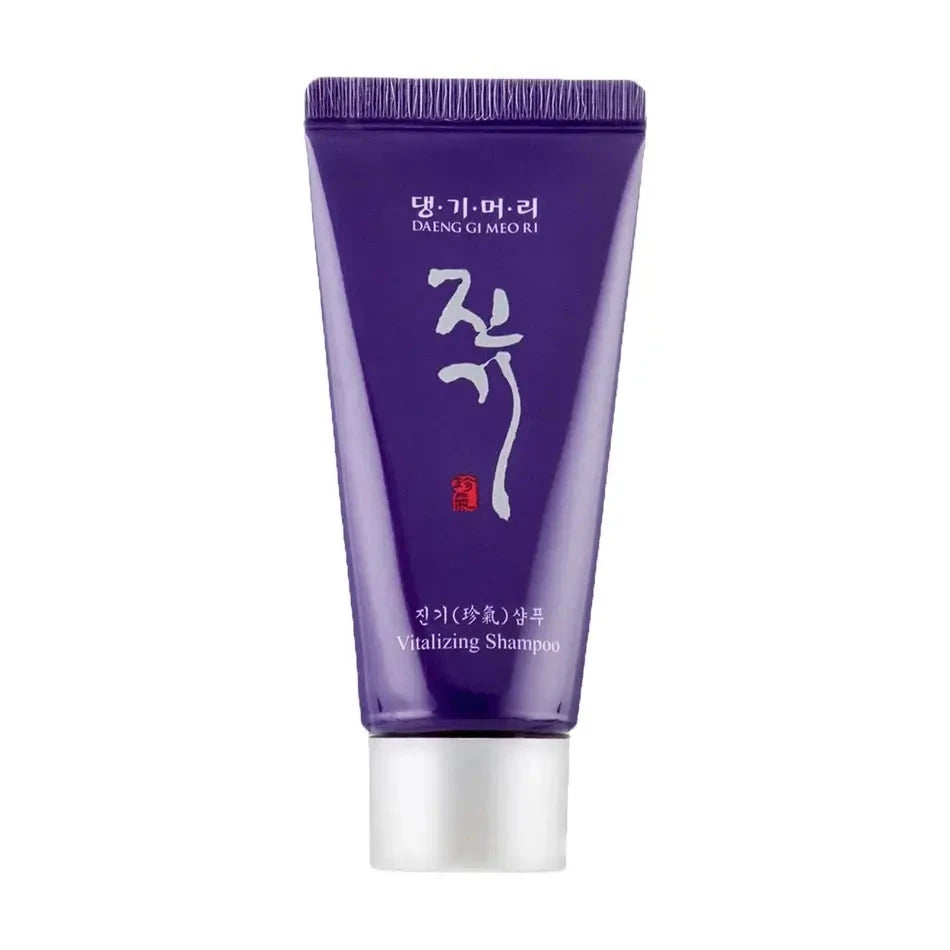 Atjaunojošs šampūns novājinātiem matiem Daeng Gi Meo Ri Vitalizing Shampoo