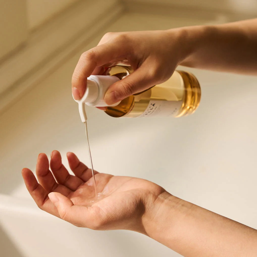 Viegla tīrīšanas eļļa ar ekstraktu Gota Kola SKIN1004 Madagascar Centella Light Cleansing Oil