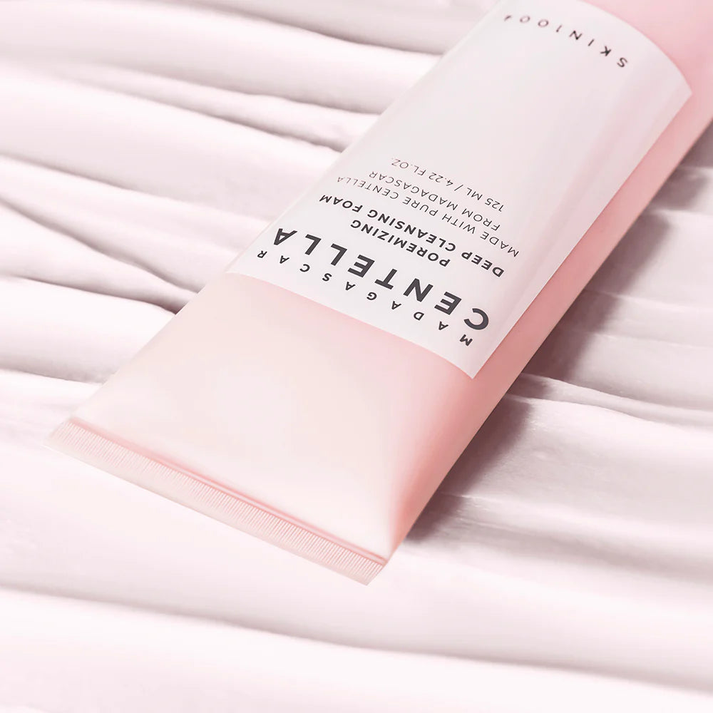 Dziļi attīrošas putiņas poru sašaurināšanai SKIN1004 Madagascar Centella Poremizing Deep Cleansing Foam