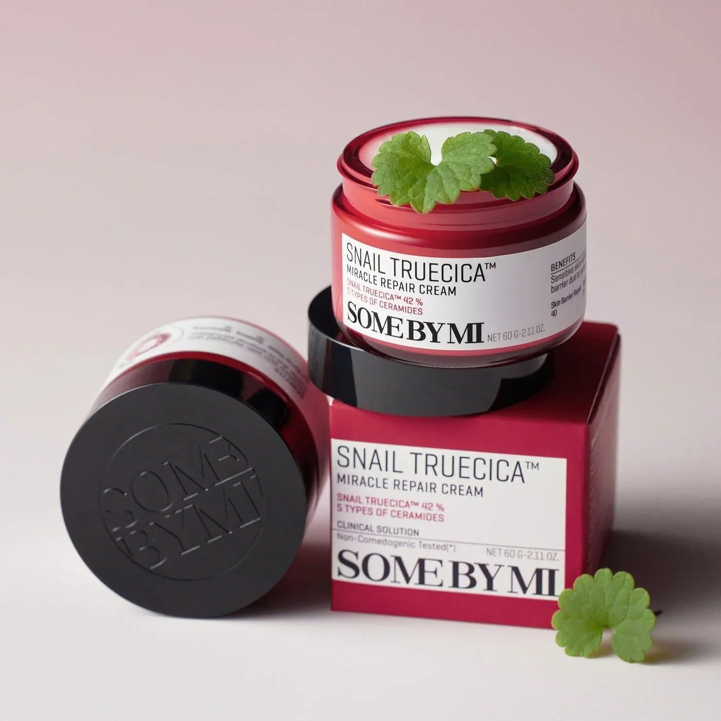 Atjaunojošs krēms ar melno gliemežu mucīnu Some By Mi Snail Truecica Miracle Repair Cream
